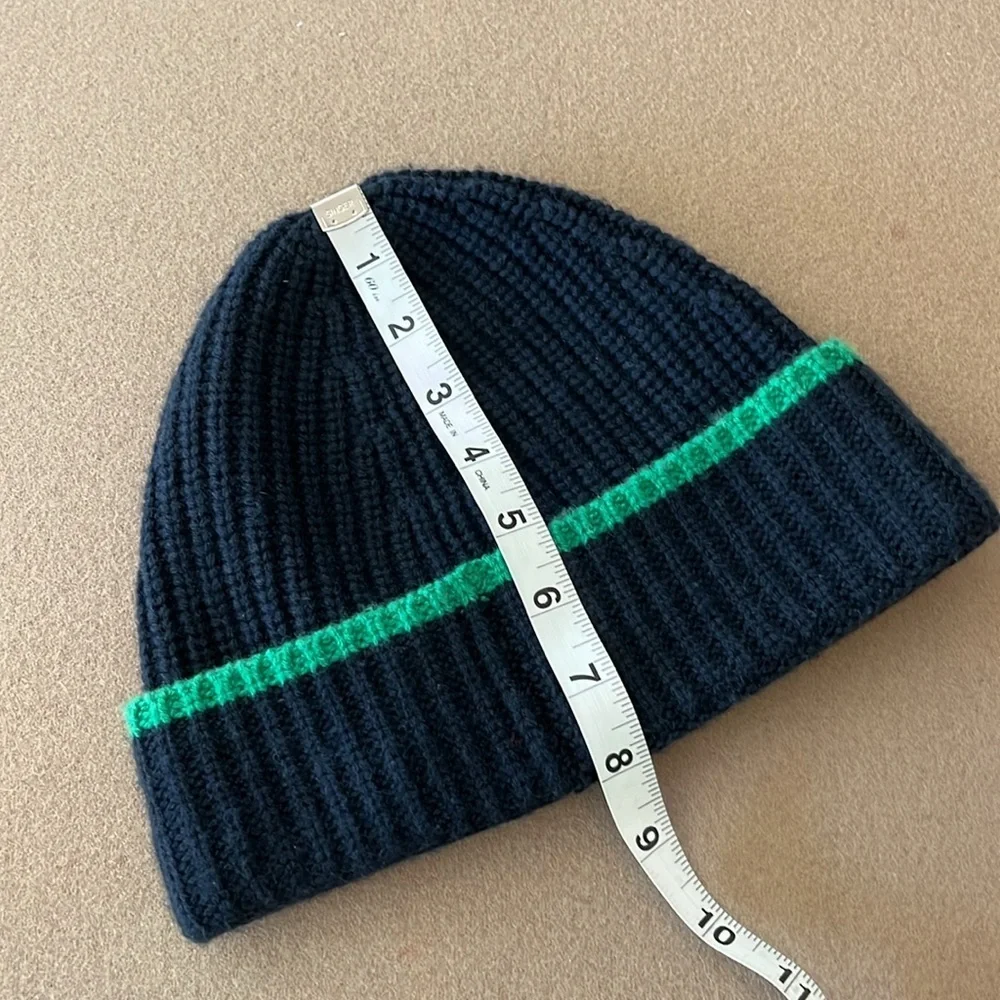 VINCE NWT Merino Wool Blend Beanie -Navy/ green - OS